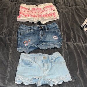 Bundle of 4t shorts!